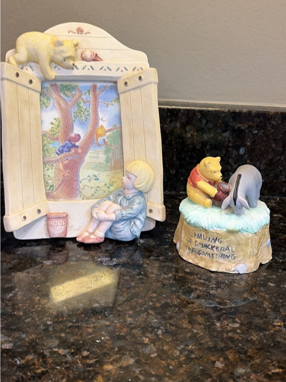 Decorative Winnie-the-Pooh Resin Figurine Set in Yellow and Cream